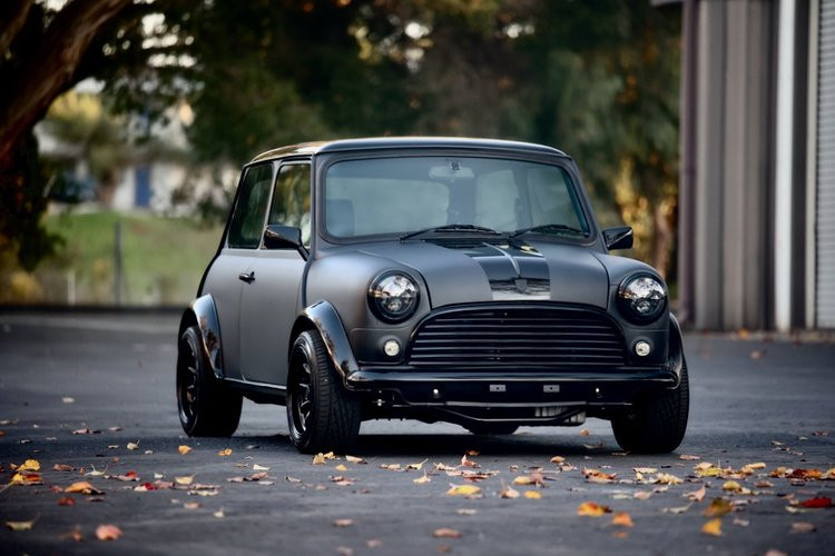 This Tuned Classic Mini (Honda Swap) is a Luxury Performance Car